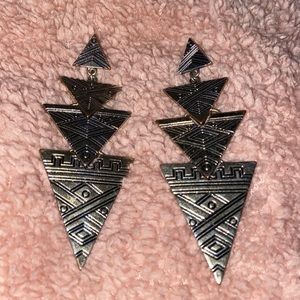 TRIBAL EARRINGS. Read Description 🤍